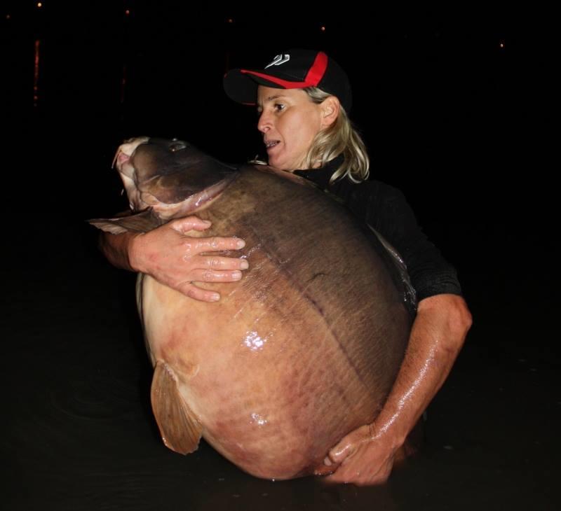 girls fishing 3 - 14535616475549452659461050439874n.jpg